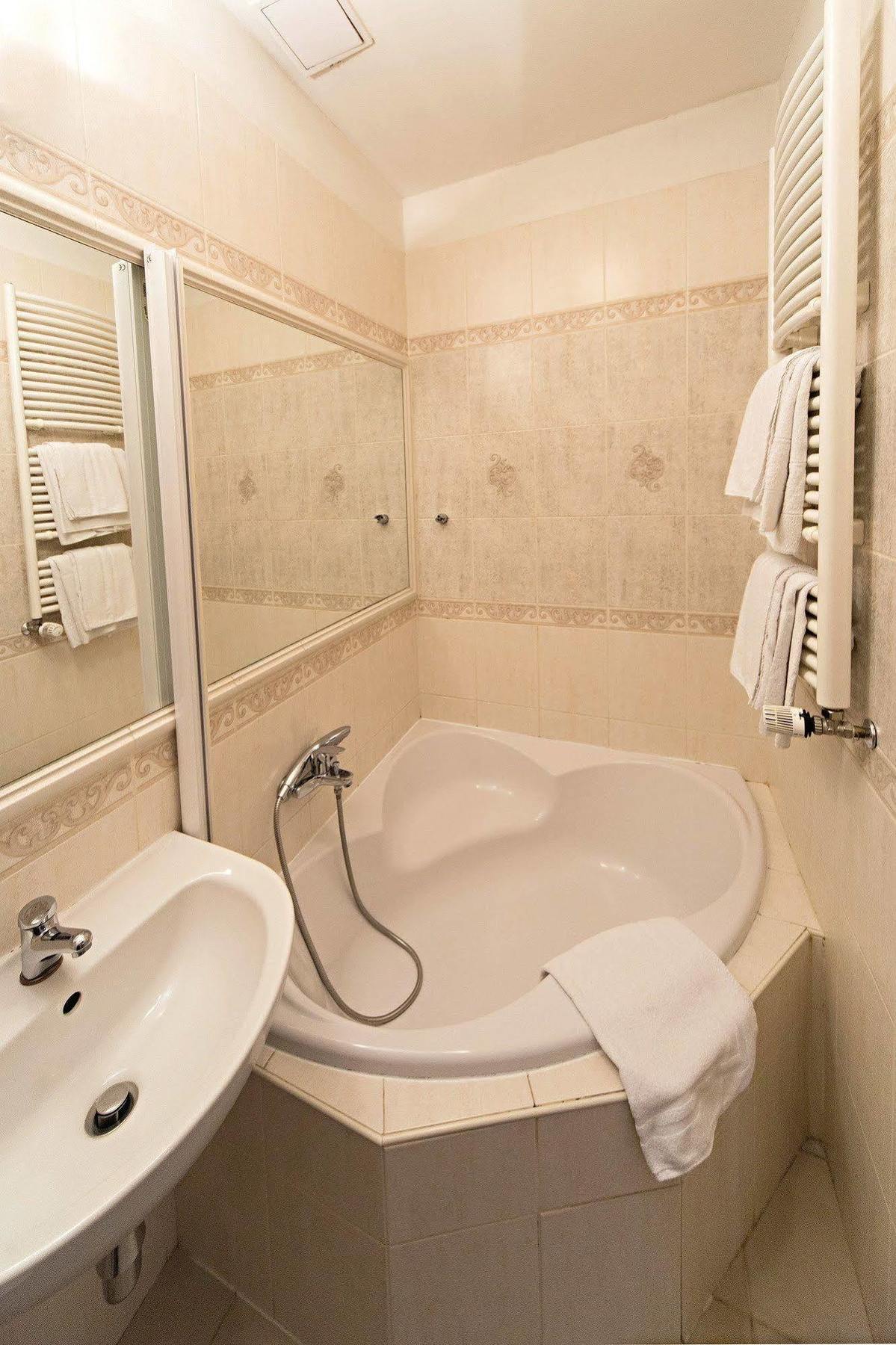 Hotel Donatello Praga Zewnętrze zdjęcie