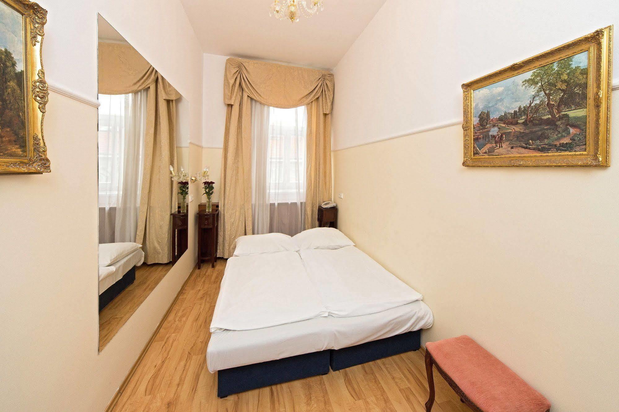 Hotel Donatello Praga Zewnętrze zdjęcie