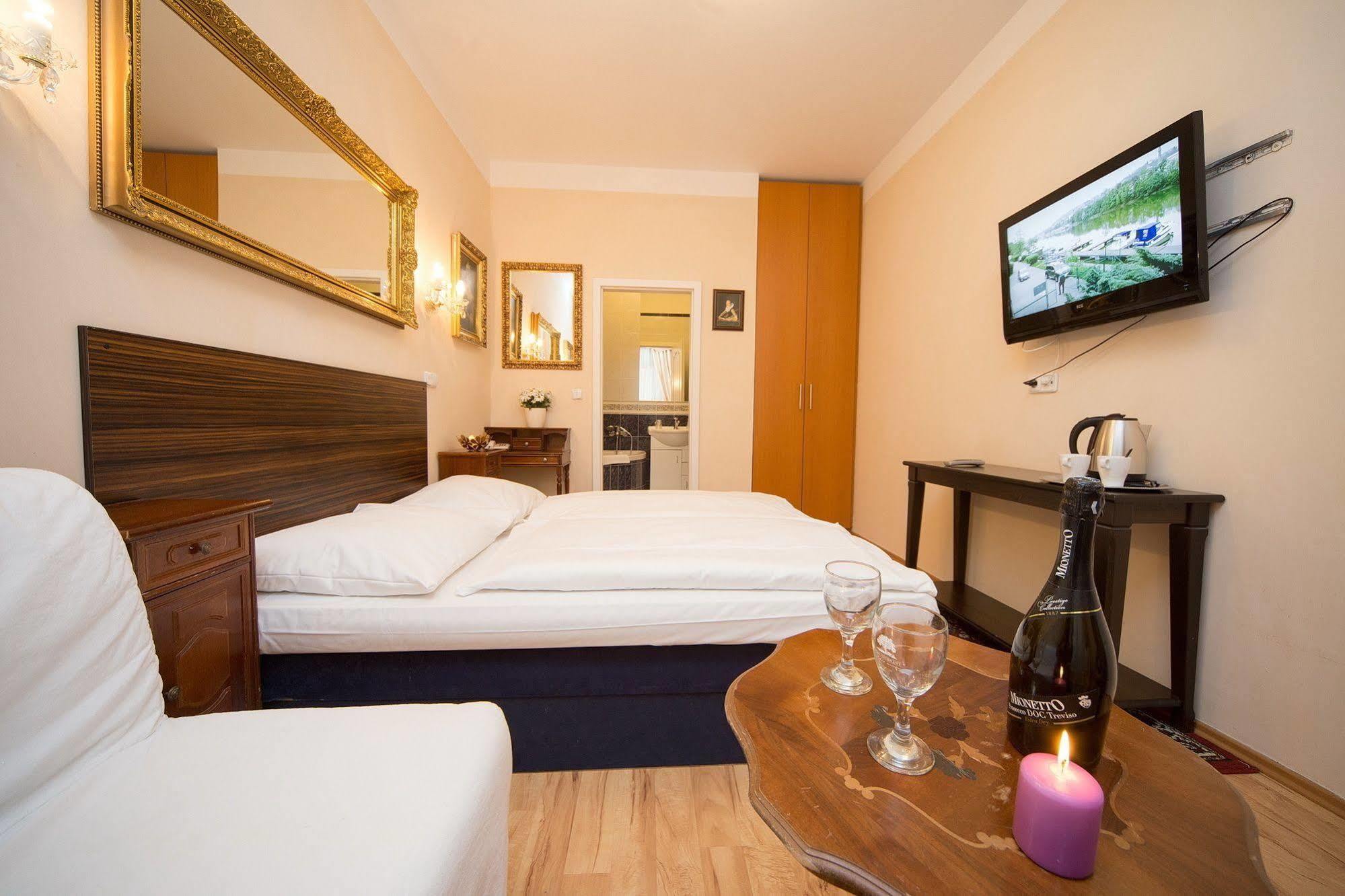 Hotel Donatello Praga Zewnętrze zdjęcie